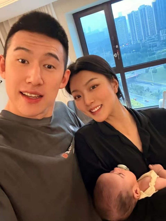 开云官网-合同到期，离队辽宁？付豪发声，官宣决定，娇妻意见成关键|辽宁男篮|韩德君|郭艾伦|篮板|妻子_新浪体育_新浪新闻